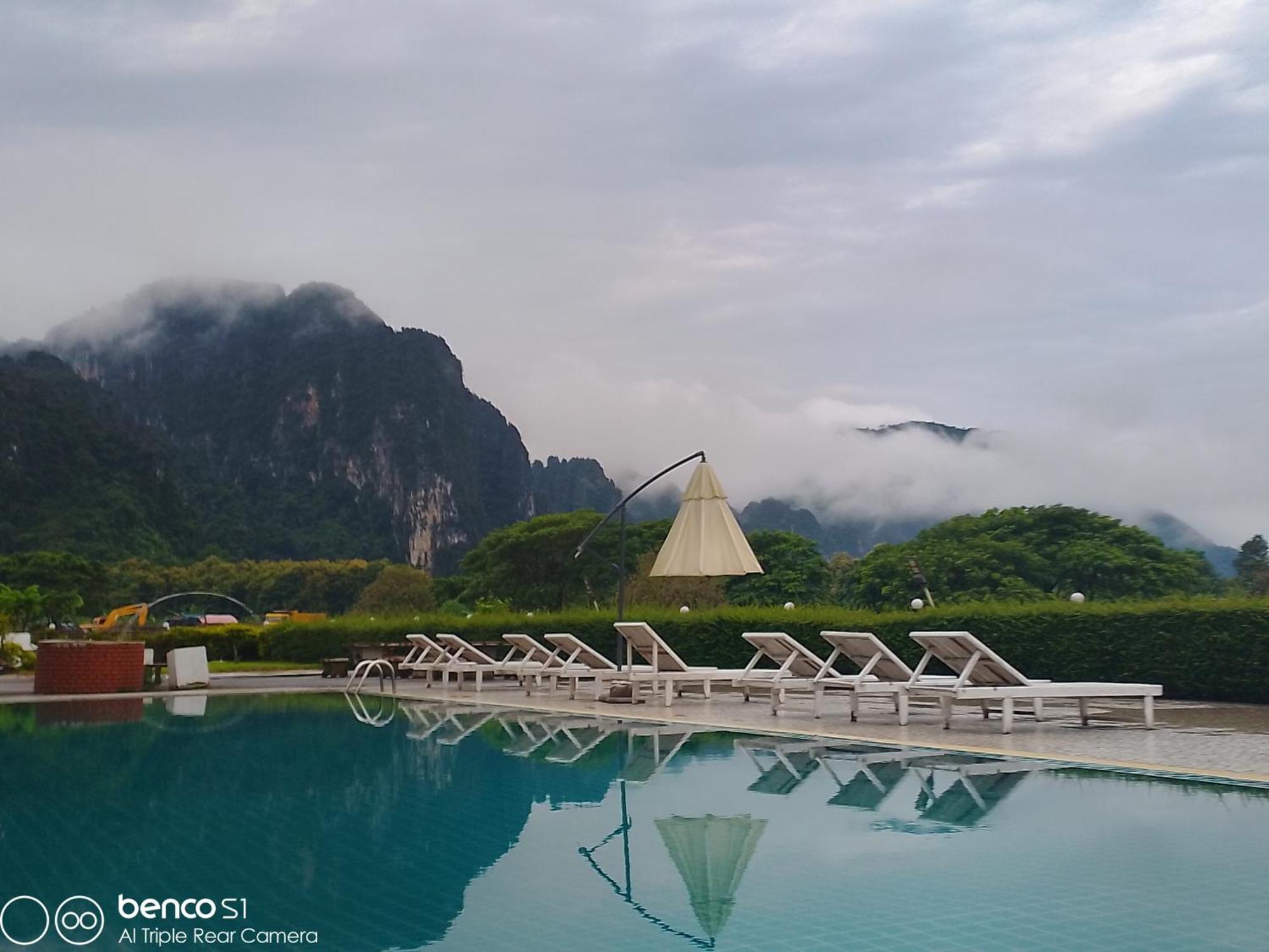 Lisha The Grand Riverside Hotel Vang Vieng Exterior foto