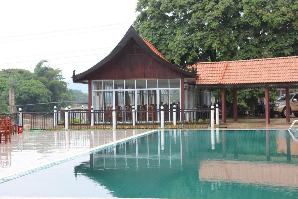 Lisha The Grand Riverside Hotel Vang Vieng Exterior foto